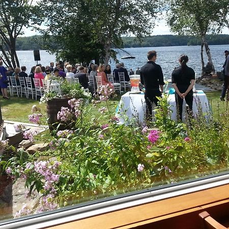 Red Umbrella Inn Minden Hills Eksteriør billede