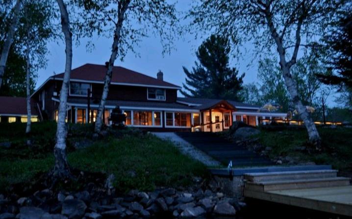 Red Umbrella Inn Minden Hills Eksteriør billede
